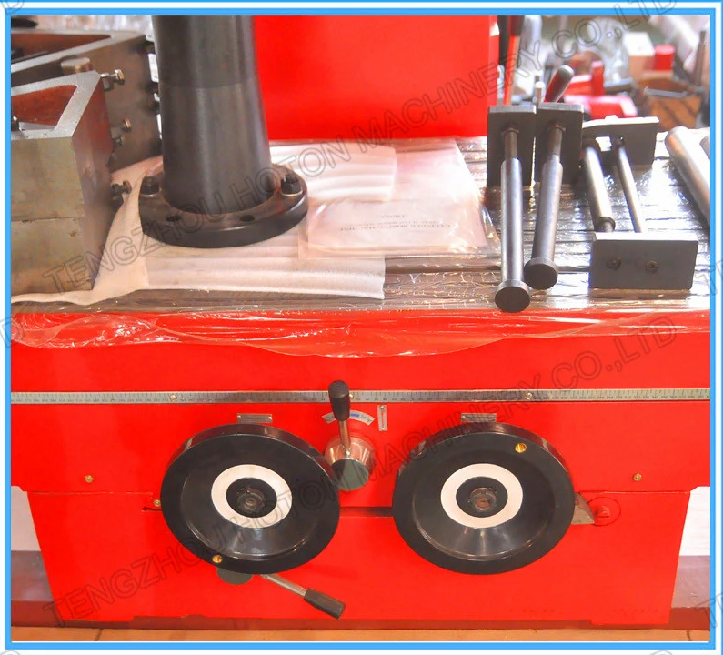 Các tay điều khiến máy doa xi lanh