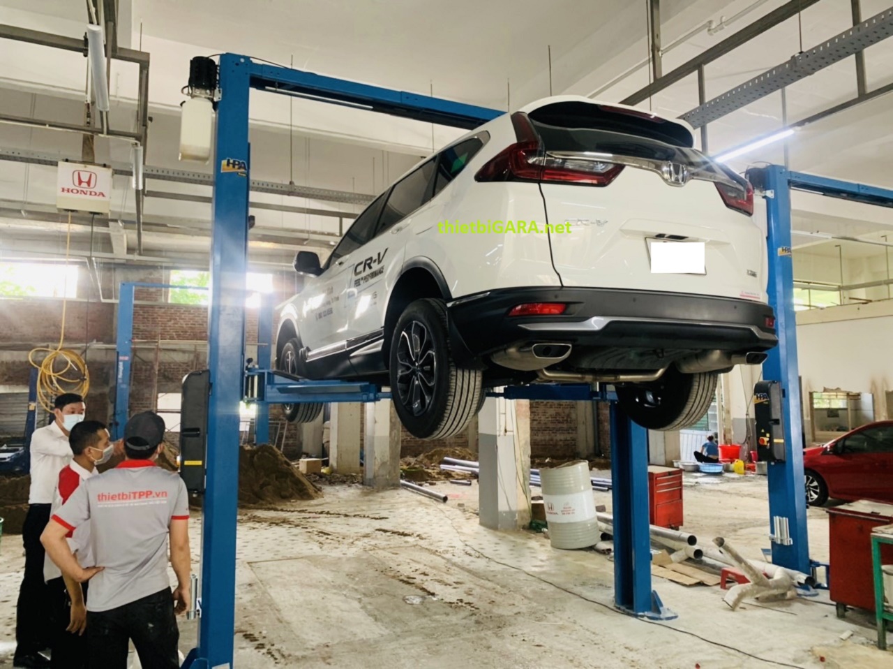 Cầu nâng 2 trụ giằng trên HPA ITALY